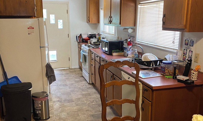 Klamath Lake Cabin | Cozy cabin in serene Rocky Point near Klamath Lake