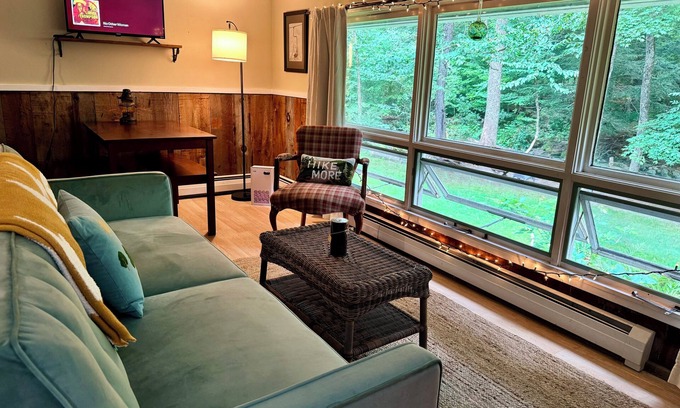 Waitsfield Cottage | Cozy cabin in the heart of ski country.
