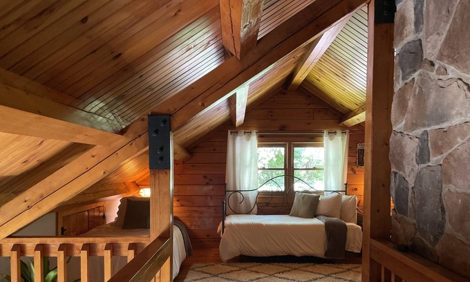 Kabletown Cabin | Cozy Cabin in the Woods