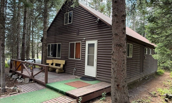 Island Park Cabin | Cozy Cabin in the Woods
