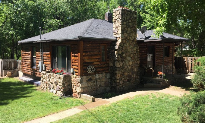 Ogden Cabin | Cozy Cabin Located on the Ogden River