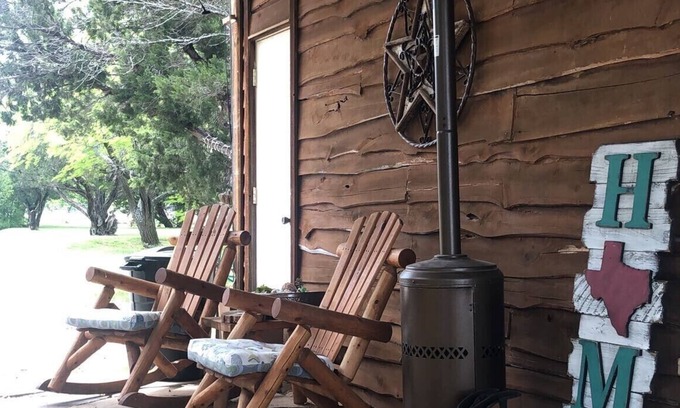 Palo Pinto County House | Cozy Cabin off of Hell's Gate Drive in Possum Kingdom, Texas.