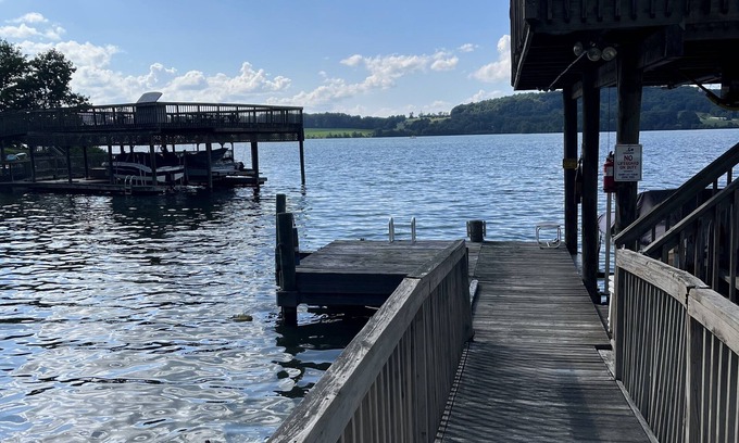 Radford Cabin | Cozy Cabin on Claytor Lake close to Radford and Blacksburg