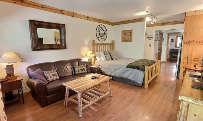 Taos Ski Valley Condo | Cozy Cabin on the Slopes