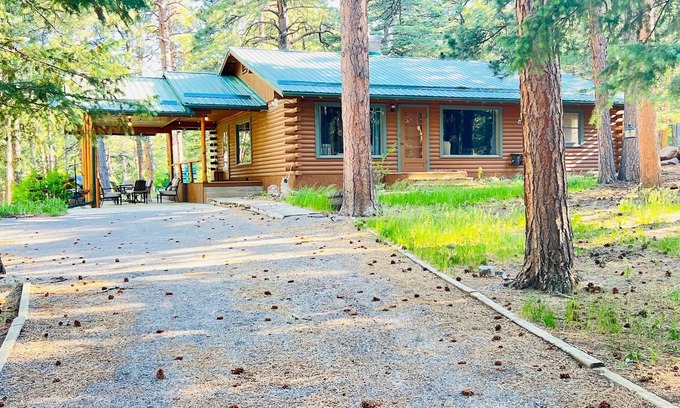 Rye Cabin | Cozy Cabin on the Creek
