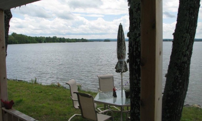 Aroostook Cabin | Cozy Cabin on The Lake