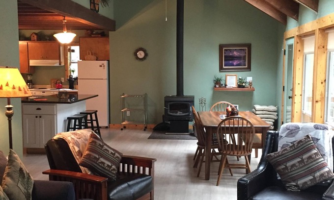 Black Butte Ranch Cabin | Cozy Cabin on Aspen Lake