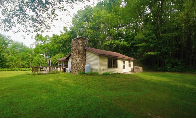 Brazeau Cabin | Cozy Cabin Retreat - Steps from White Potato Lake