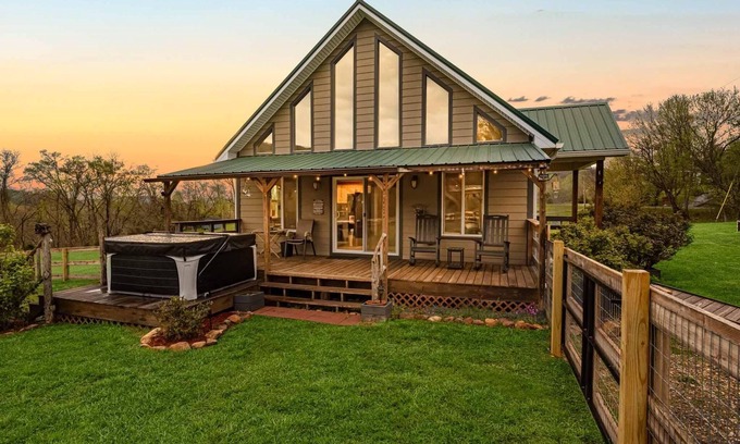 Newport Cabin | Cozy cabin retreat w/hot tub and fenced yard. Pet-Friendly!