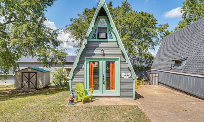 Lampe Cabin | Cozy Cabin w/Deck & Boat Launch Access in Lampe!