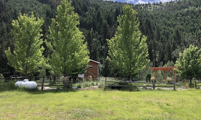 Missoula Cabin | Cozy cabin with a country feel, but minutes away from Missoula!