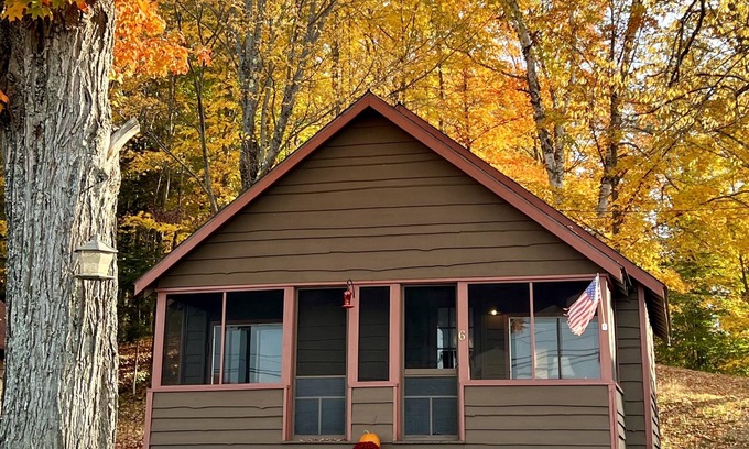 Indian Lake Cabin | Cozy Cabin with Lake Views - Rustic Getaway