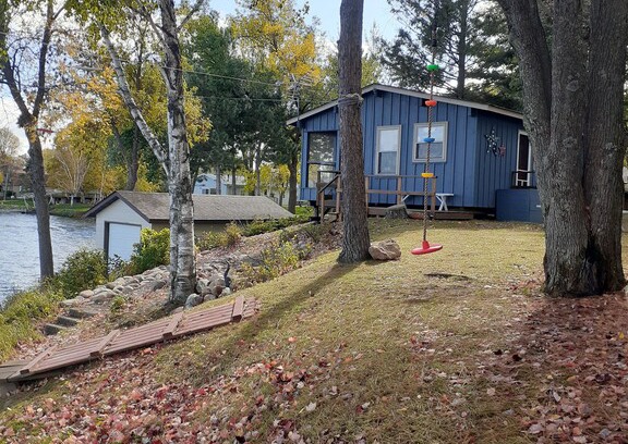 Mora Cabin | Cozy Cabin with stunning views situated on the south end of Knife Lake!