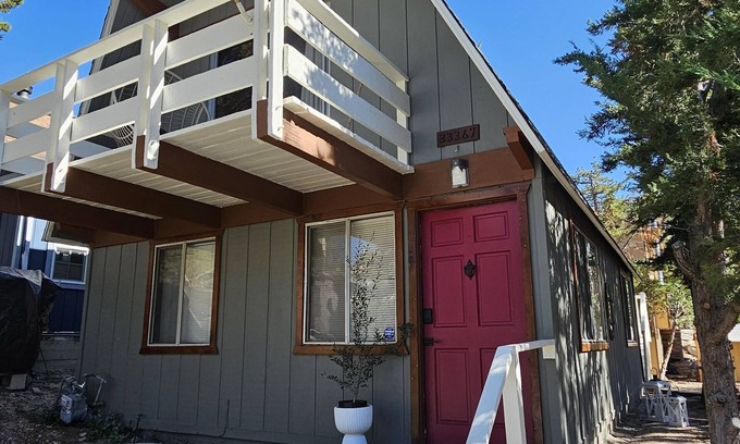 Arrowbear Lake Cabin | Cozy Cabin with personality