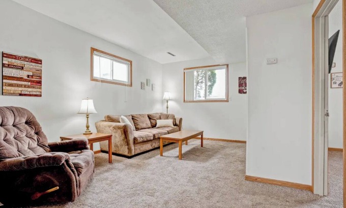 Southwest Area Apartment | Cozy Cedar Rapids Getaway - Mother in Law Suite