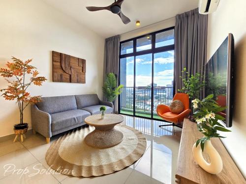 Central District Apartment | Cozy Central City 4BR Suite near JB CIQ 12Pax