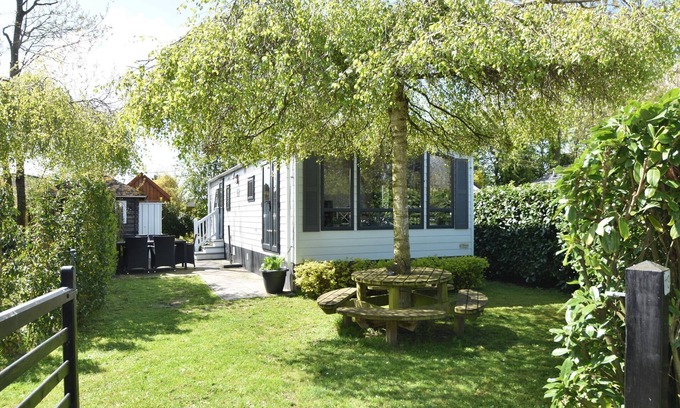 Goedereede Ski Chalet | Cozy chalet in Goedereede with garden
