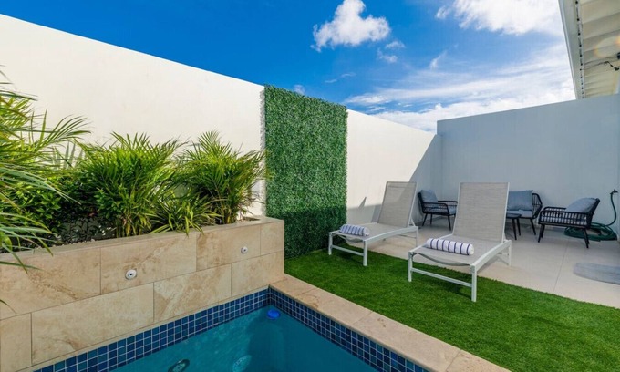 Ponton Condo | Cozy & Charming 2BR Oasis at Ponton Paradise by Bocobay
