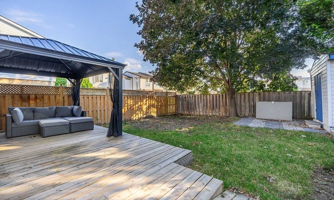 Bramalea Apartment | Cozy, charming, trendy chic studio apartment with bed and breakfast options