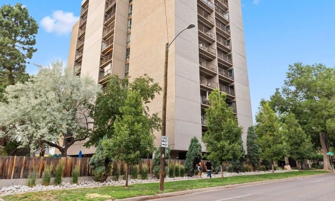 City Park West Condo | Cozy Cheesman Park condo with fitness room, WiFi in delightful Denver