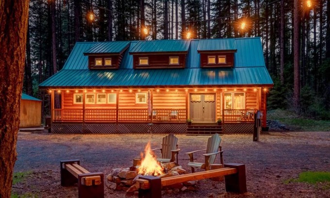 Cle Elum House | Cozy Cle Elum Cabin Hike Lake Hot Tub Steps to Speelyi Beach & Trails