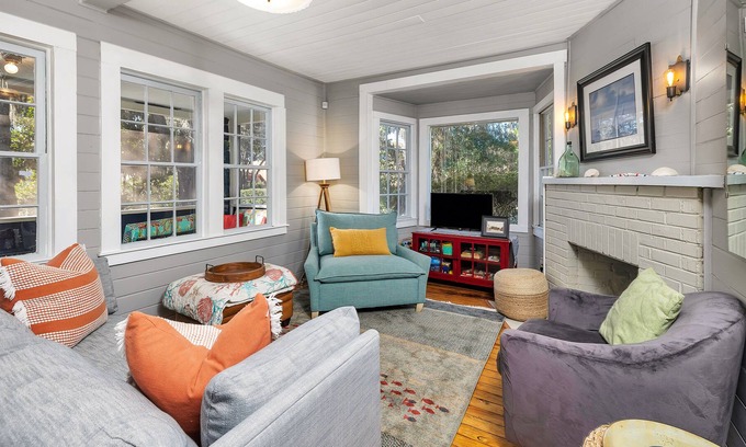 Saint Simons Heights House | Cozy Coastal Home Located Mid Island
