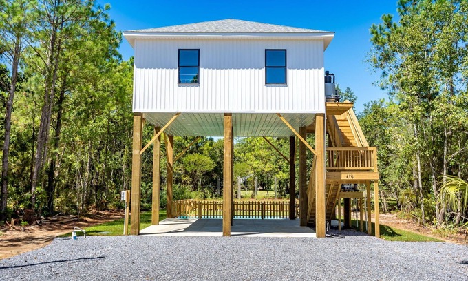 Henderson Point House | Cozy Coastal Cottage w/ dock, boat launch and a pool!!