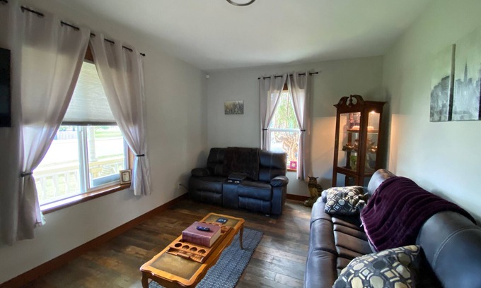 Enumclaw House | Cozy Cole St Home built in 1910 in Downtown Enumclaw