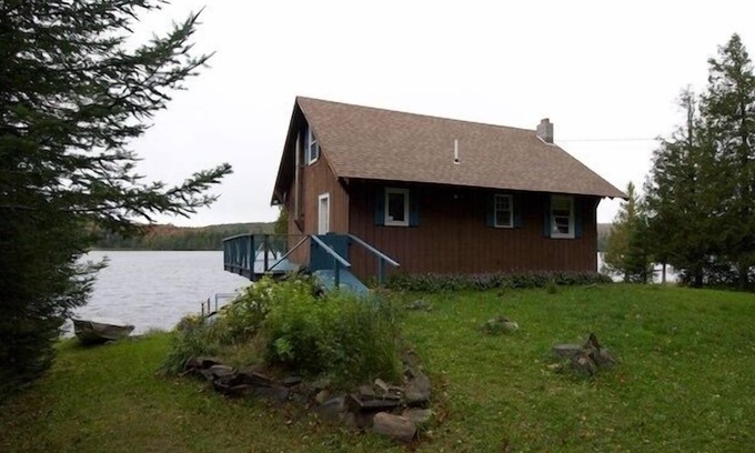 Walden House | Cozy Coles Pond Cottage