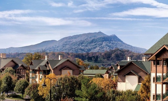 Sevierville Resort | Cozy Comfort in the Smokies – 1-Bd (any style) Club Wyndham Smoky Mountains