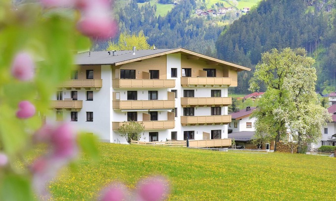 Hippach Apartment | Cozy, comfortable apartment in a sunny, quiet location with magnificent panoramic views