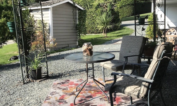 Brew Bay House | Cozy, Comfortable, Semi Waterfront Accommodations Just South of Powell River