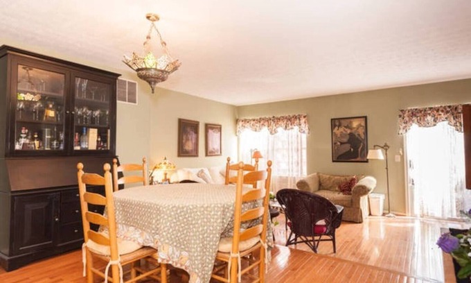 Fairfax House | Cozy Comfortable Townhome- Your Home Away From Home!