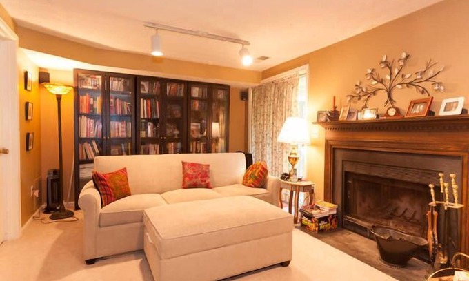 Fairfax House | Cozy comfortable townhome- your home away from home!