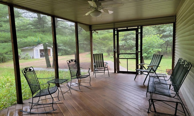 Nekoosa House | Cozy comfy house 5 min from Sand Valley Golf and 45 min from Wisconsin Dells