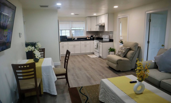 Montville House | Cozy, comfy,quiet &close to casinos