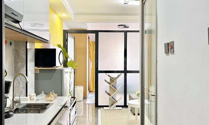 Kileleshwa House | Cozy, complete touch of African Beauty décor! catch great Sunrise & Sunset Views