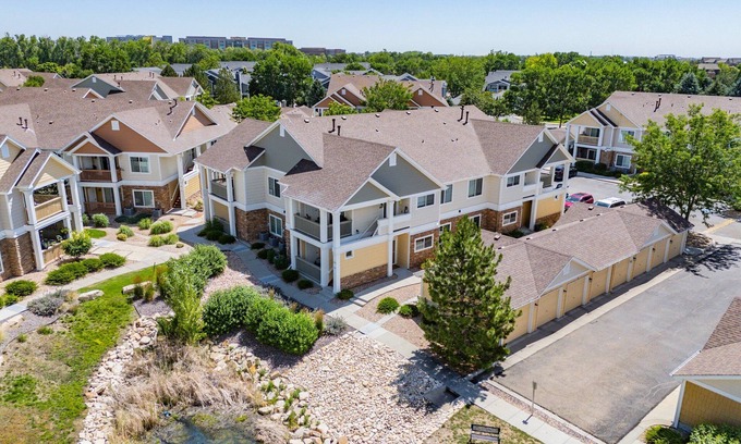 Centerra Condo | Cozy Condo by the Pond