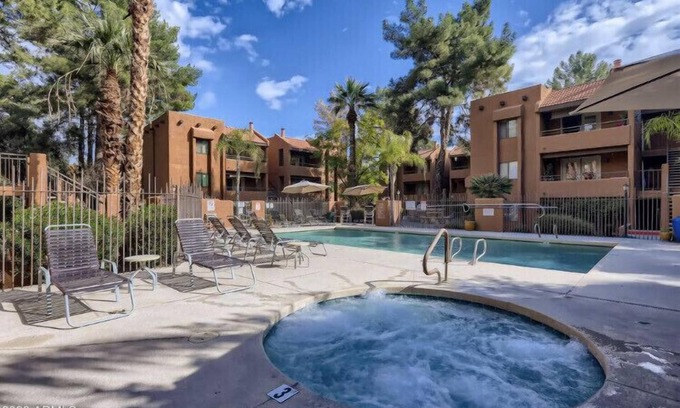 Paradise Valley Village Condo | Cozy Condo Completely Updated- Centrally Located