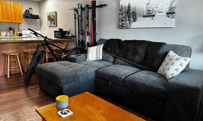 Winter Park Condo | Cozy Condo in WP - On Blue Bus Route - Walk to Downtown, Restaurants, Grocery