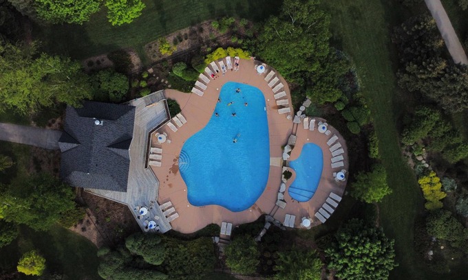 The Blue Mountains Condo | Cozy Condo-let in Blue Mountain - w/seasonal pool and shuttle to B.M Village