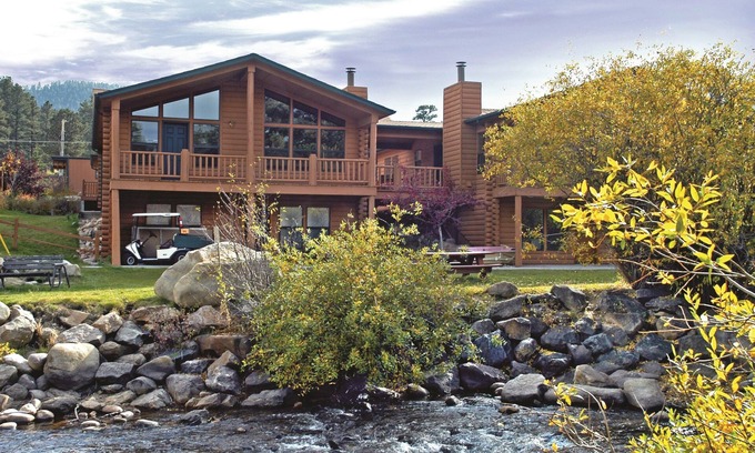 Estes Park Resort | Cozy Condo Near Rocky Mountain National Park w/Fireplace, Resort Pool & WiFi