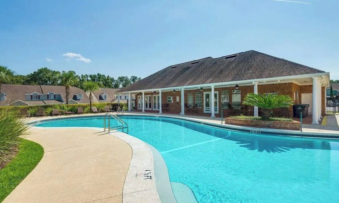 Tallahassee Apartment | Cozy Condo w/On Suite Private Bath | Pool | Gym