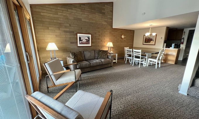 Ketchum Condo | Cozy Condo with Bald Mountain Views & Top-Notch Location—Stay & Play