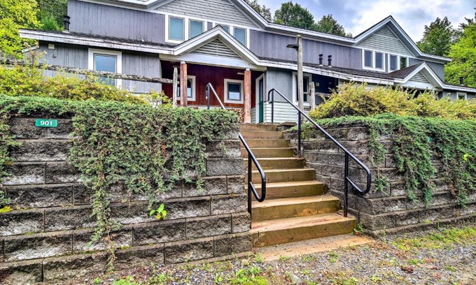 East Burke Apartment | Cozy Condo with Patio, Walk to Burke Mountain!