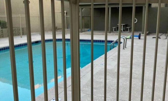 Alhambra Condo | Cozy Condo with WiFi in fabulous Phoenix. Location near Glendale and light rail!
