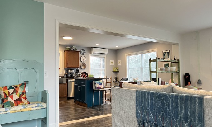 New Hampton House | Cozy Contemporary Cottage minutes to ski areas, lakes, and trails
