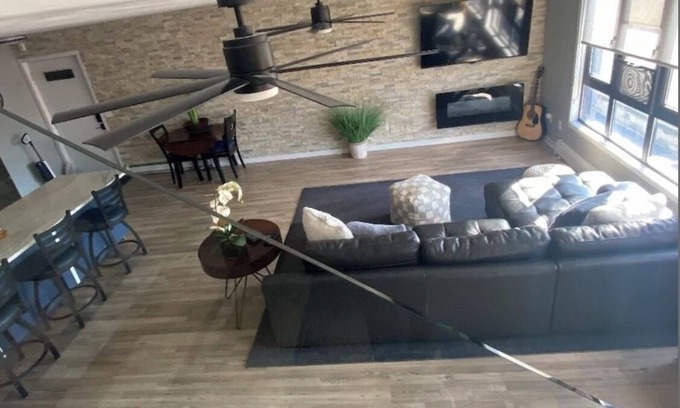 Saugatuck Condo | Cozy Contemporary condo in downtown Saugatuck! Few days left in Summer to book!