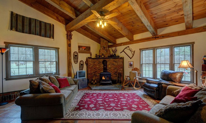 South Shaftsbury House | Cozy Converted Barn on Secluded 6.5 acres with Hot Tub