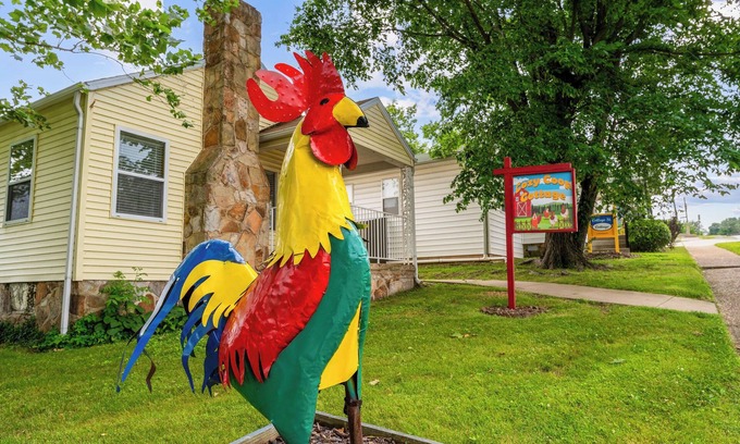 Downtown Branson House | Cozy Coop Cottage | Walk to Downtown Branson